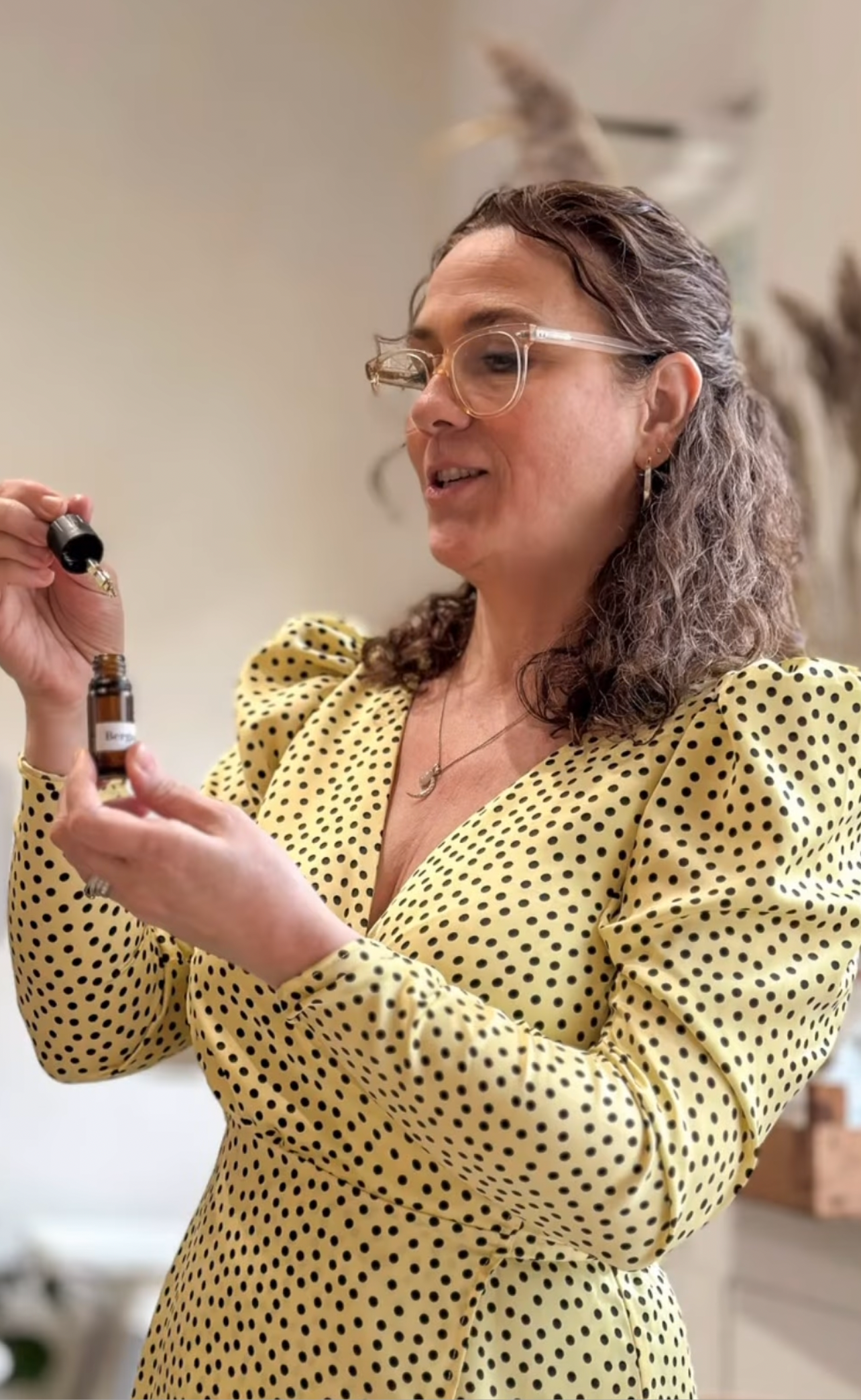 International Women’s Day Therapeutic Perfume Workshop with Breakfast and Spring Bouquet