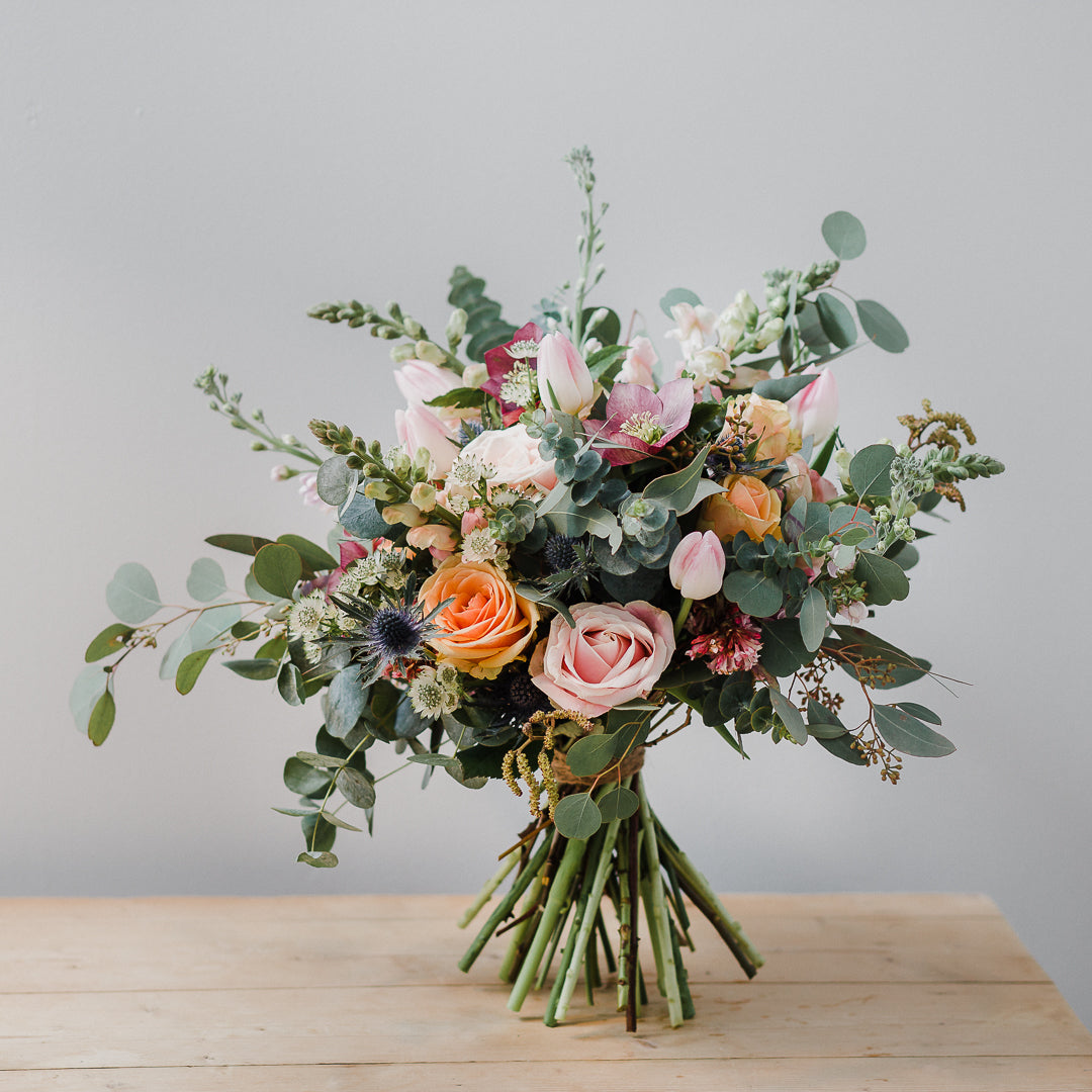 Beautiful fresh flowers, seasonal hand tied bouquets, natural colourful flowers from local Edinburgh florist